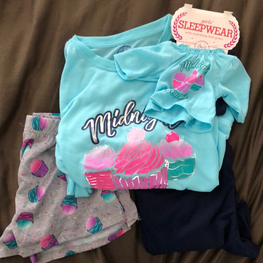 SLEEPING WEAR 3 PEICE SET w/ matching doll gown